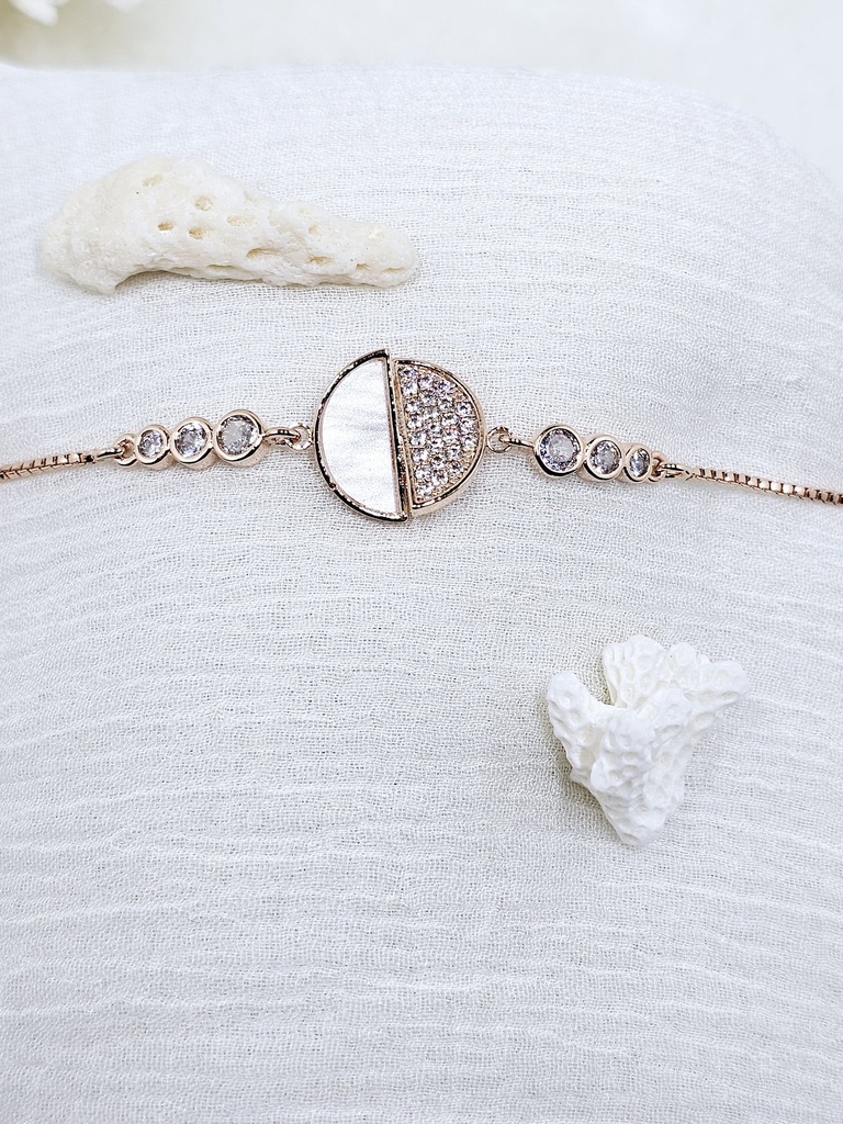 Half-Crystal Circle Bolo Bracelet - Artificial Rose Gold