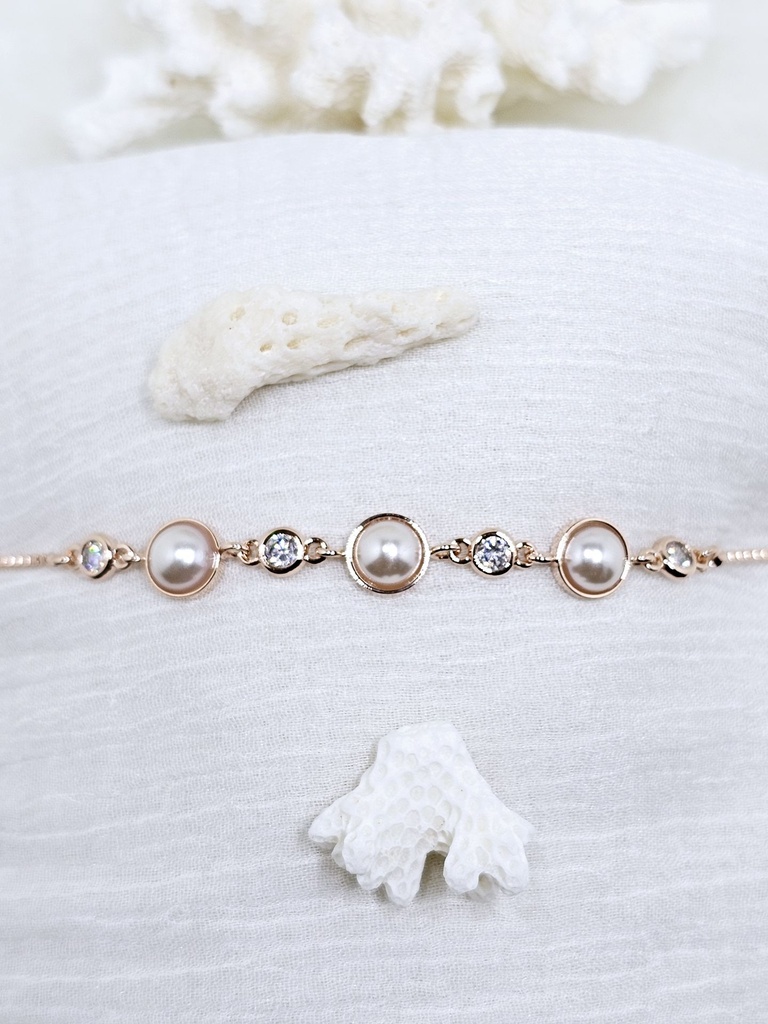 Pearl & Crystal Station Bolo Bracelet - Artificial Rose Gold
