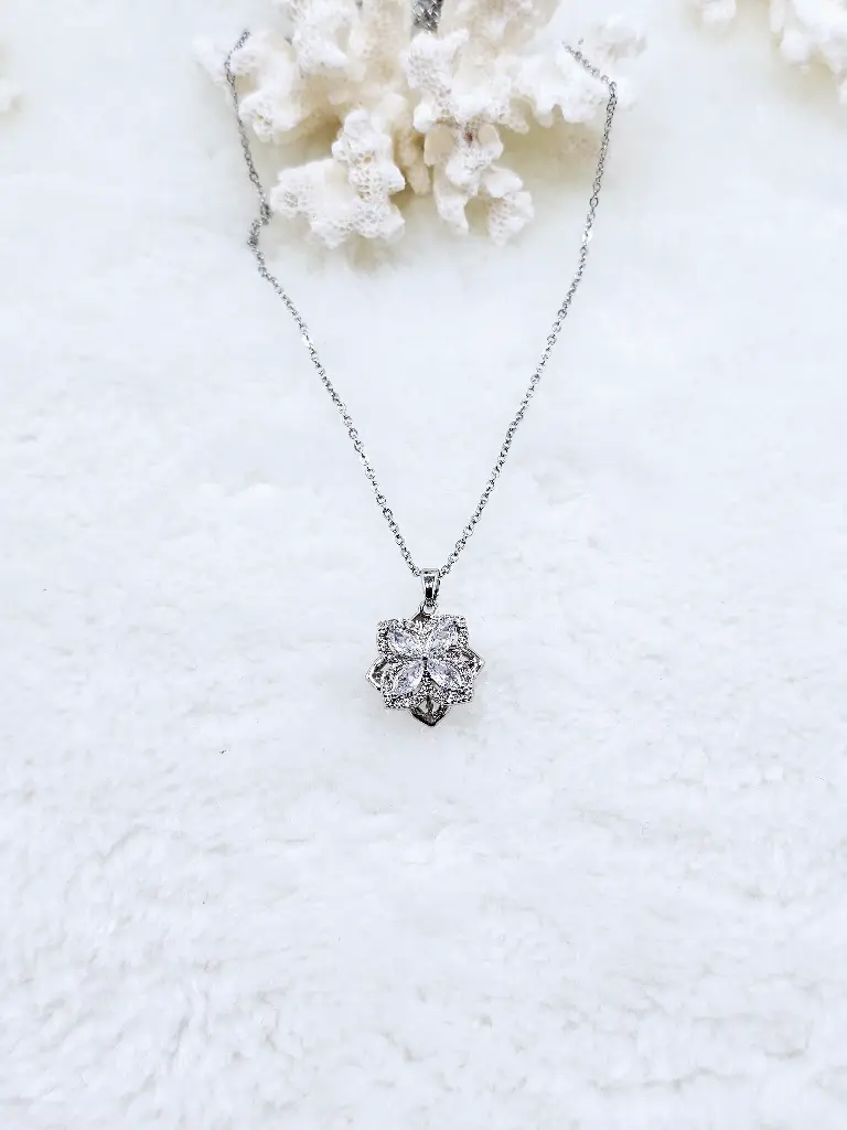 Sparkling Flower Pendant Necklace - Artificial White Gold