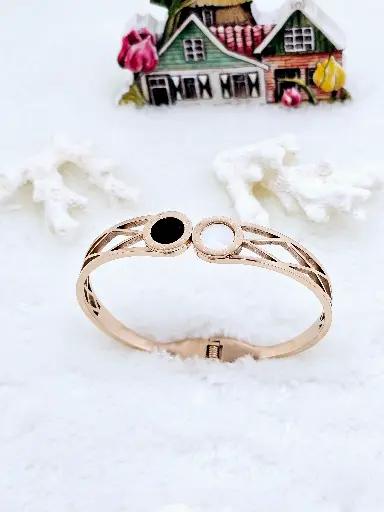 [0202001] Black & White Circle Bracelet – Artificial Rose Gold