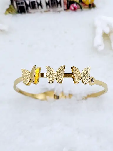 [0201007] Wave Pattern Hinged Bracelet – Artificial Yellow Gold
