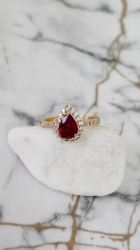 [0701003] Pear Cut Red Stone Halo Ring with Crystal Pave Band - Artificial Yellow Gold