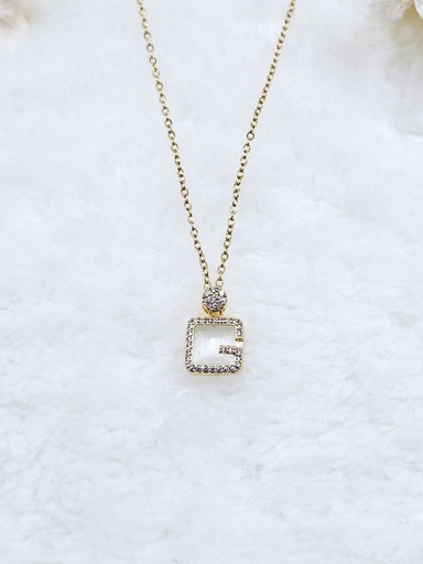 [0601007] Initial "G" Pendant Necklace with Crystal Halo - Artificial Yellow Gold