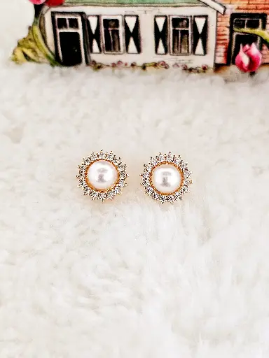 [0501007] Faux Pearl Halo Stud Earrings with Crystal Accents - Artificial Yellow Gold